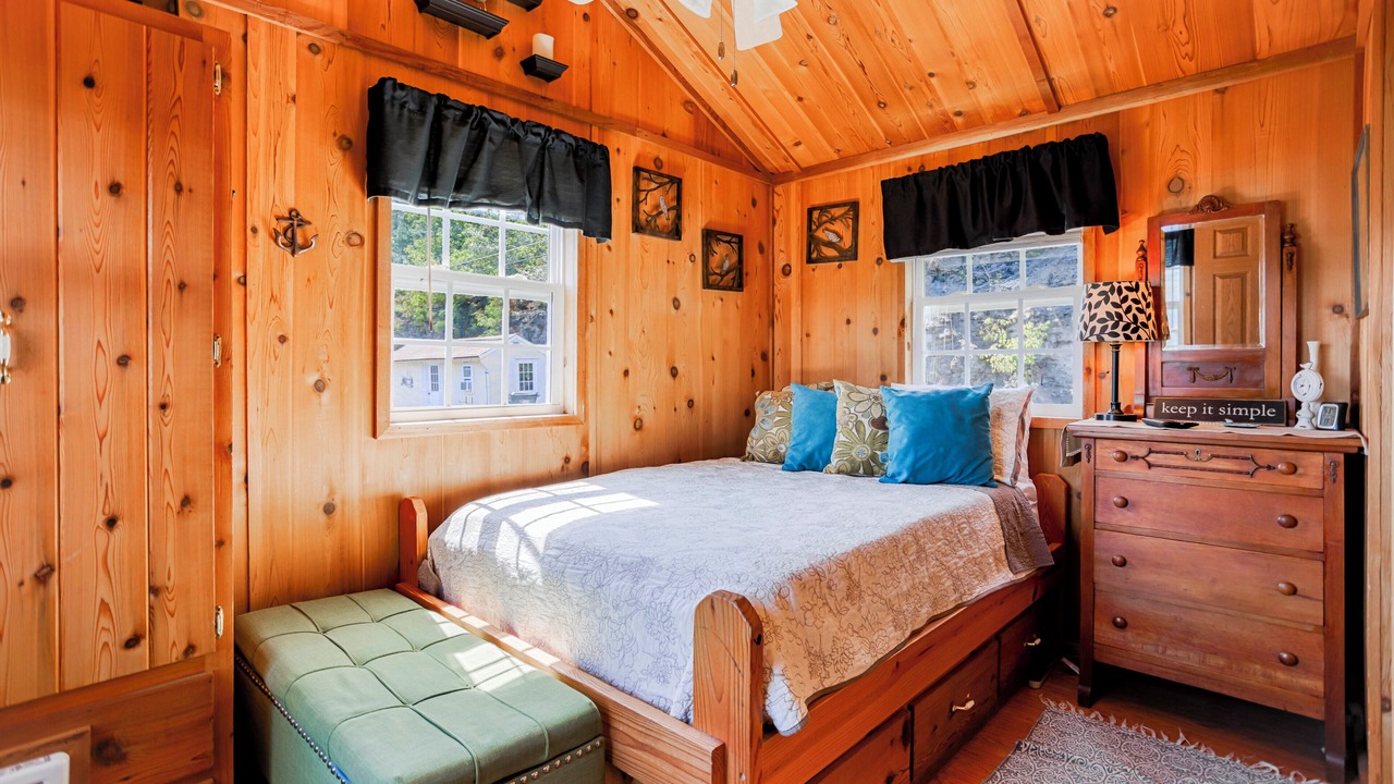 Photo of Bedroom in Valois