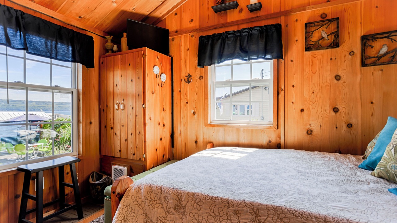 Photo of Bedroom in Valois