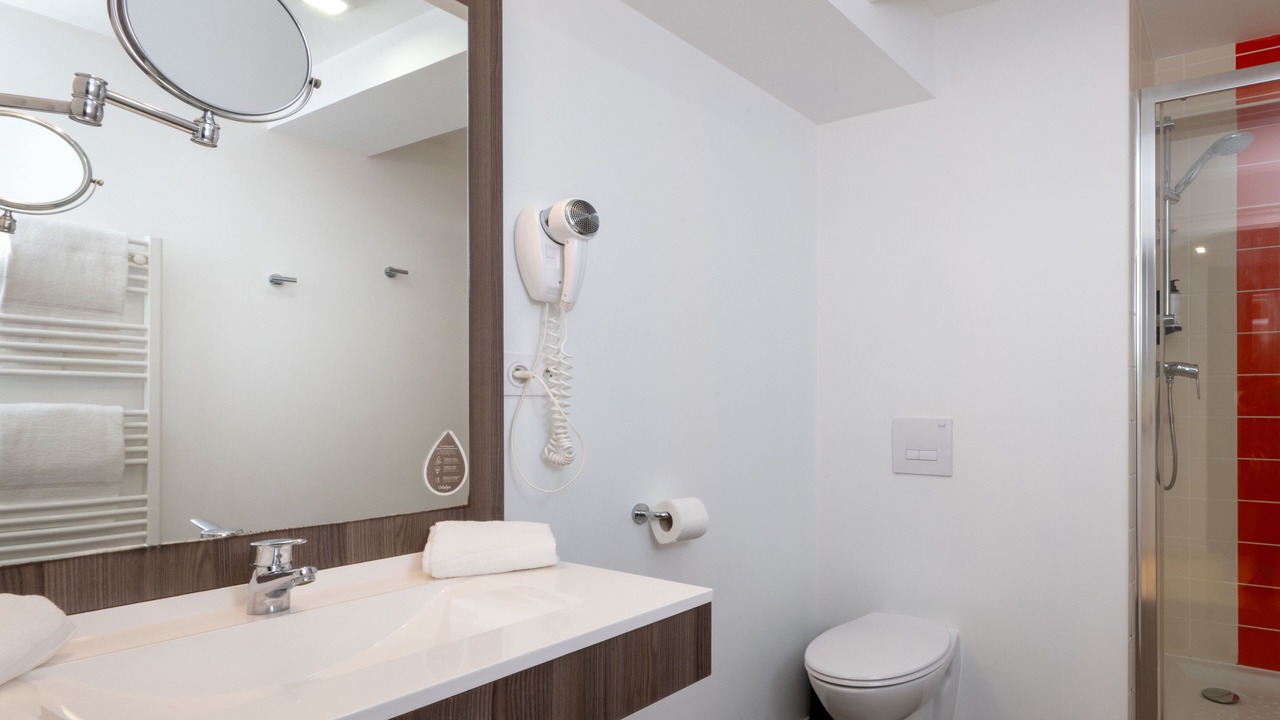 Photo of Bathroom in Bourg-l'Eveque