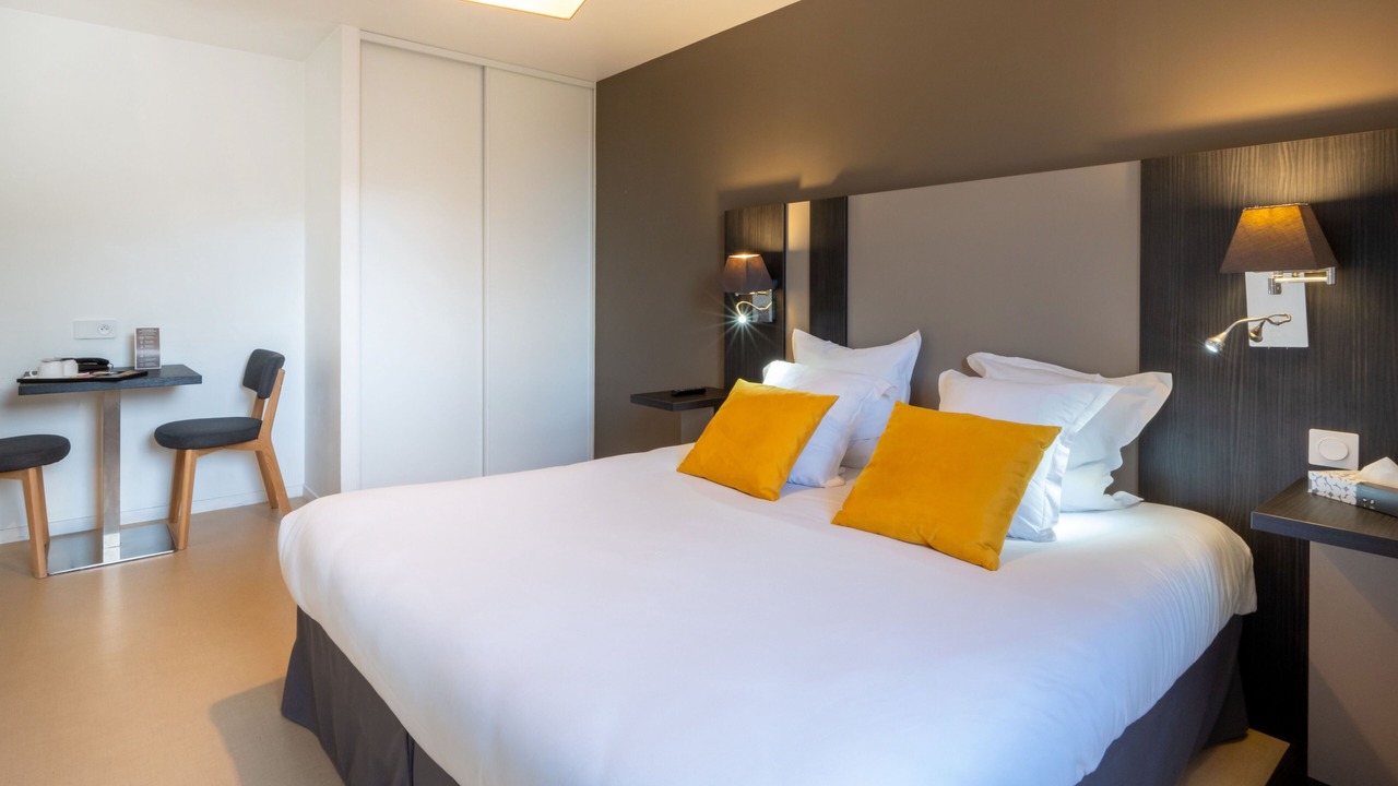 Photo of Bedroom in Bourg-l'Eveque