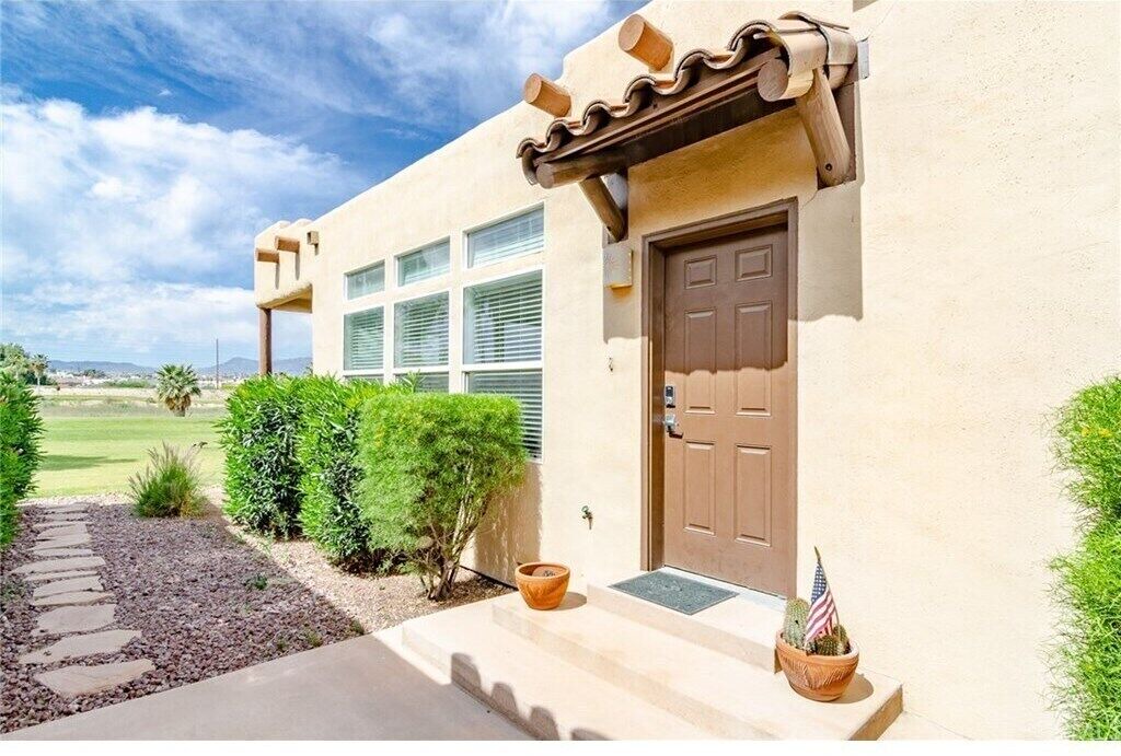 Photo of Outdoor in Needles