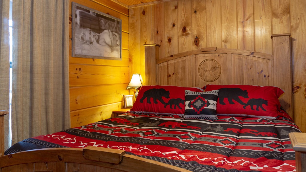 Photo of Bedroom in Hot Springs