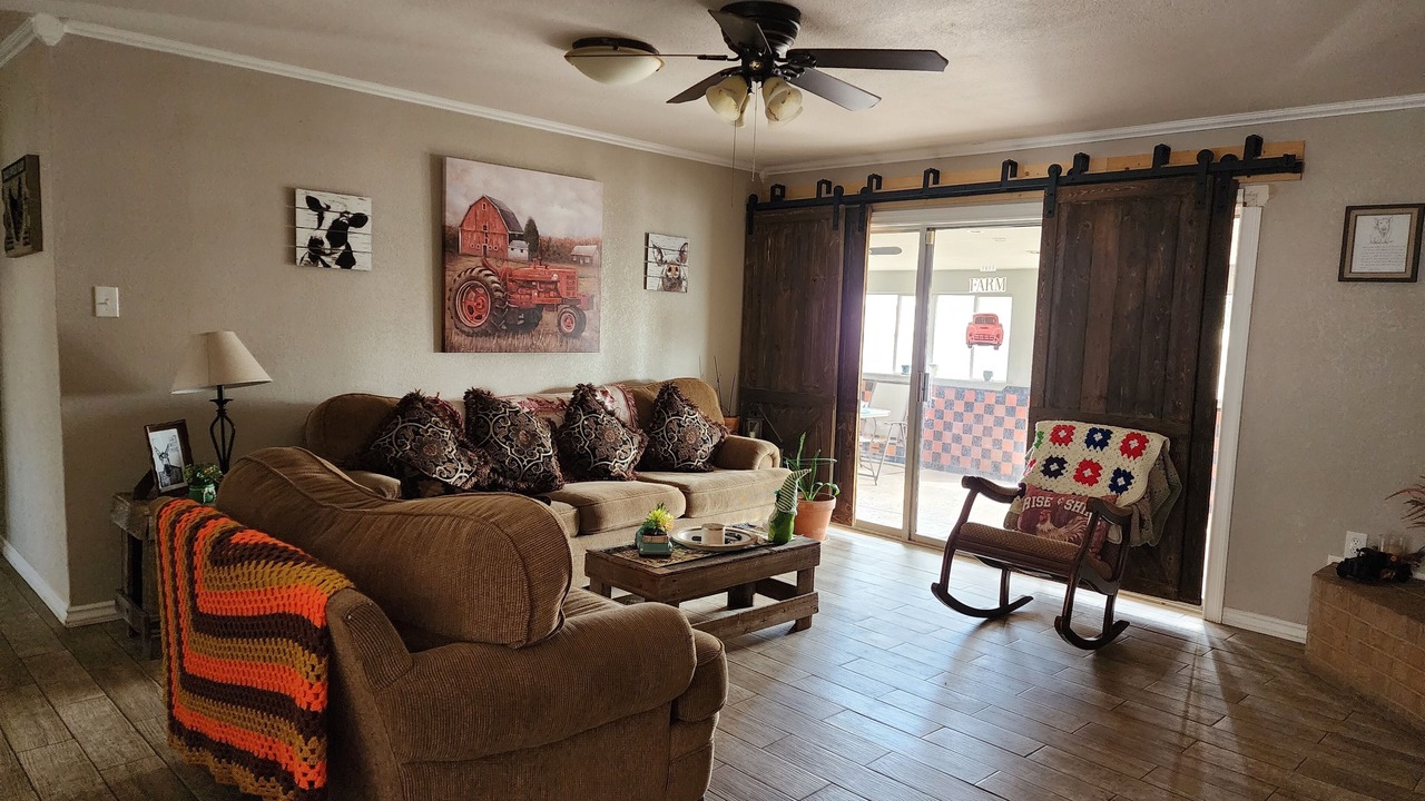 Photo of Livingroom in Roswell