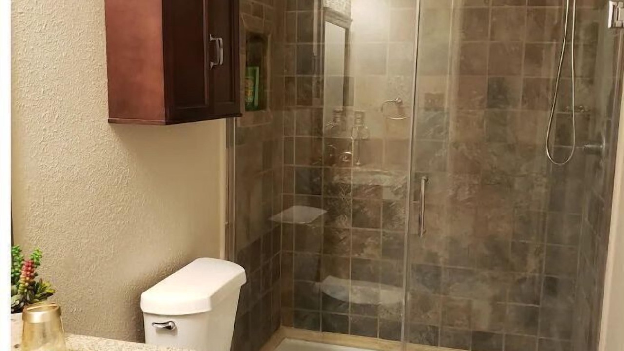 Photo of Bathroom in Roswell