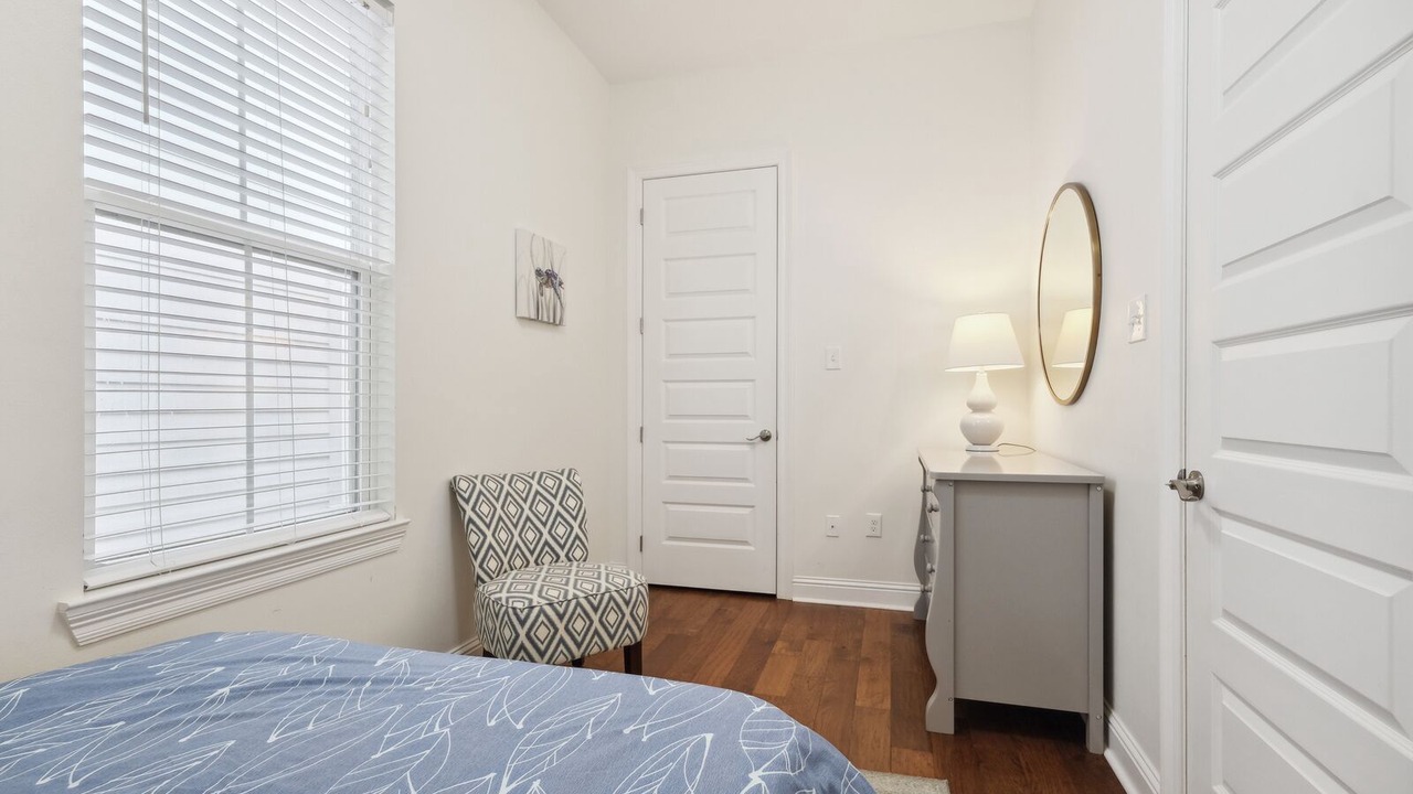 Photo of Bedroom in Freret