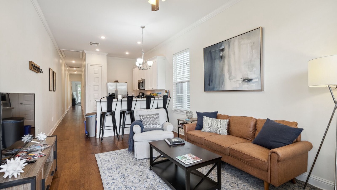 Photo of Livingroom in Freret