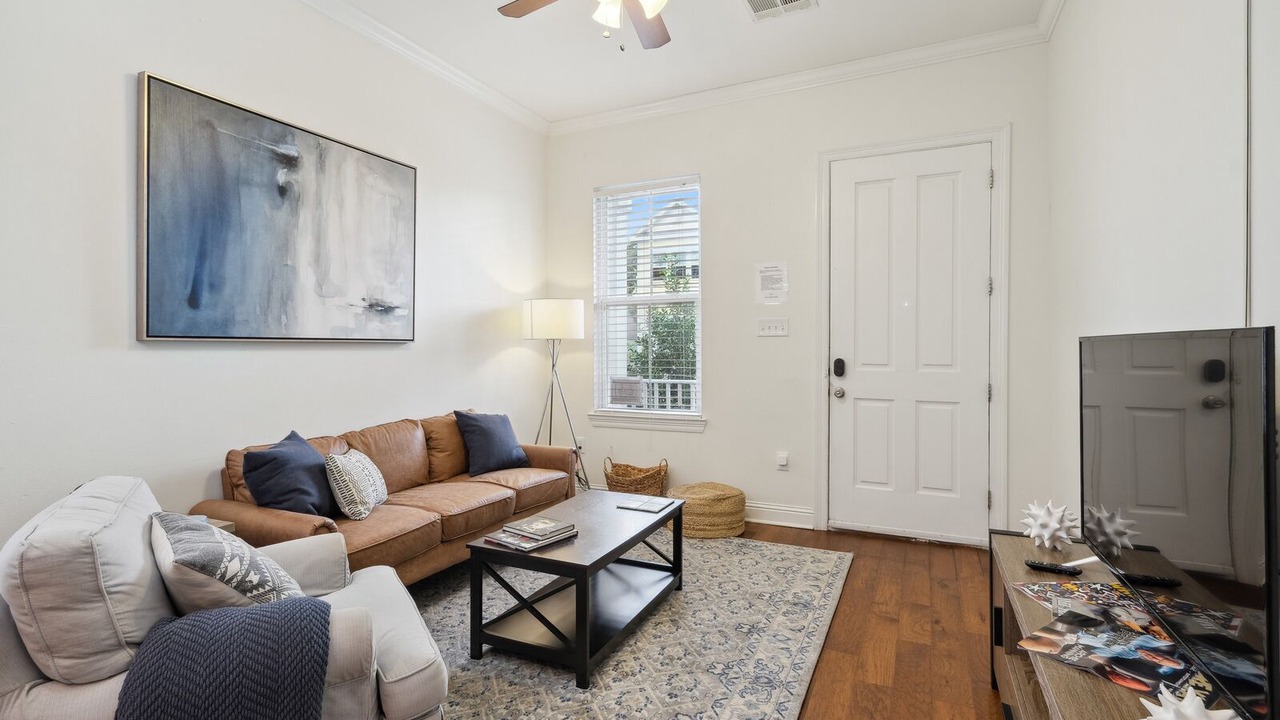 Photo of Livingroom in Freret