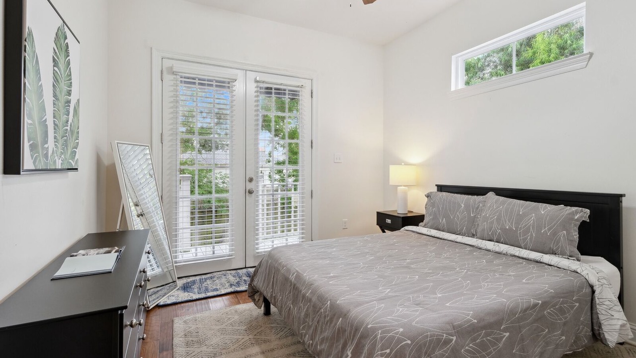 Photo of Bedroom in Freret