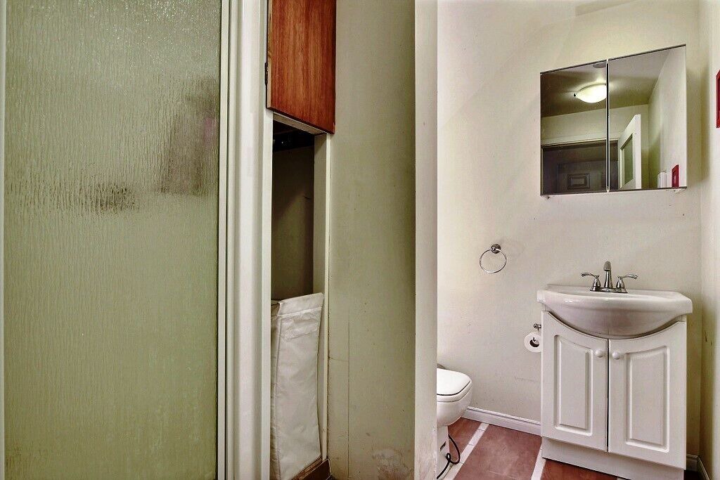 Photo of Bathroom in Cote-Des-Neiges—Notre-Dame-De-Grace