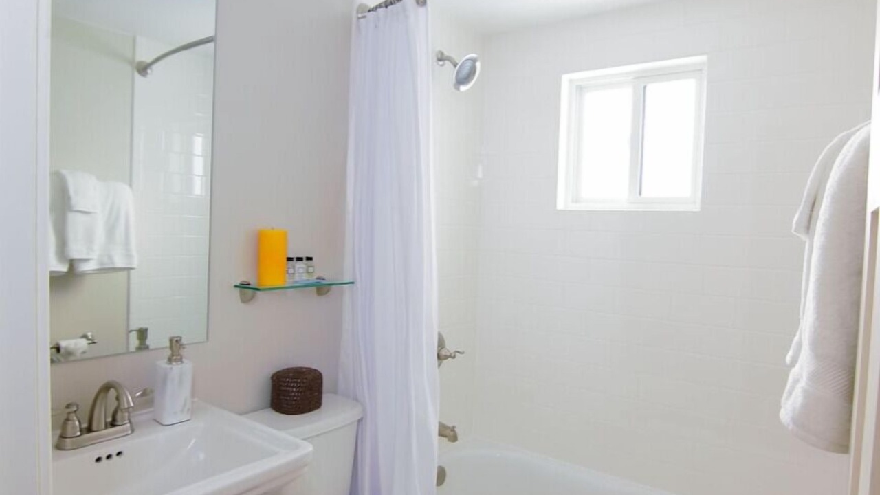 Photo of Bathroom in Redstone