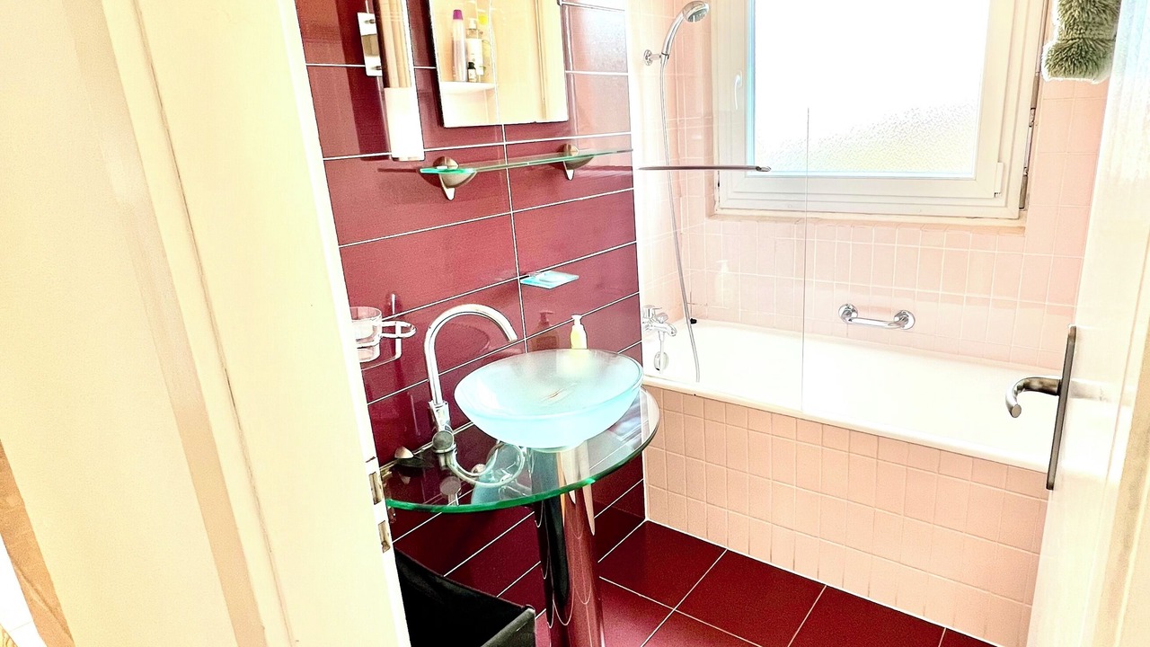 Photo of Bathroom in Montreux