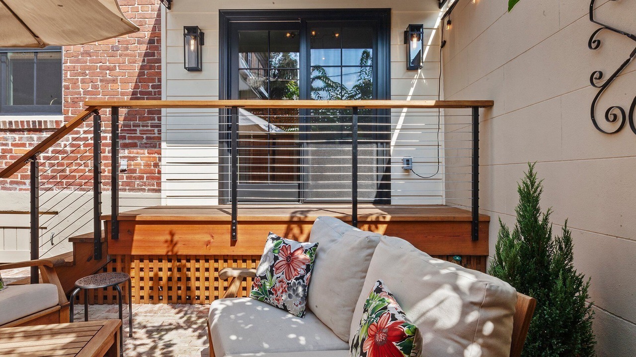 Photo of Patio Balcony in Historic District - North