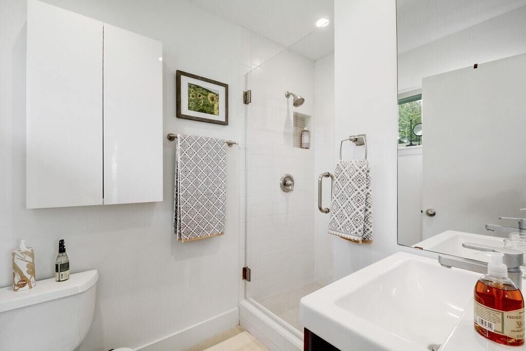 Photo of Bathroom in South Manchaca