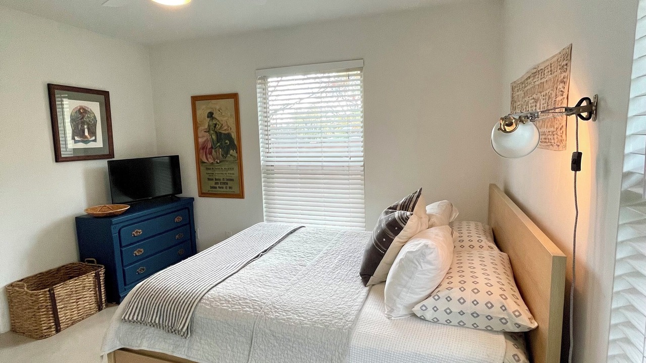Photo of Bedroom in South Manchaca