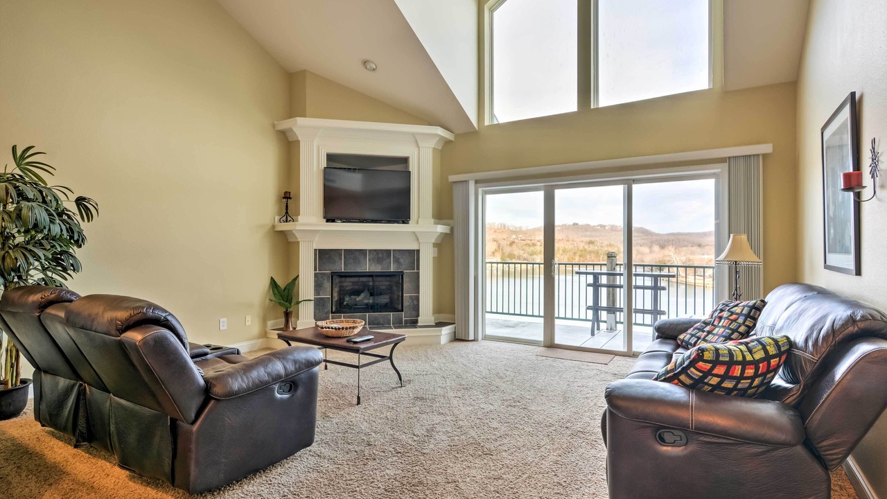 Photo of Livingroom in Camdenton