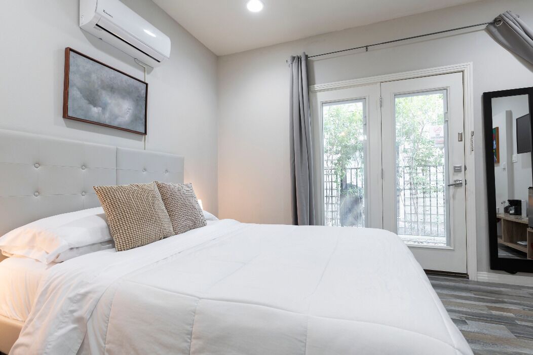 Photo of Bedroom in Midtown