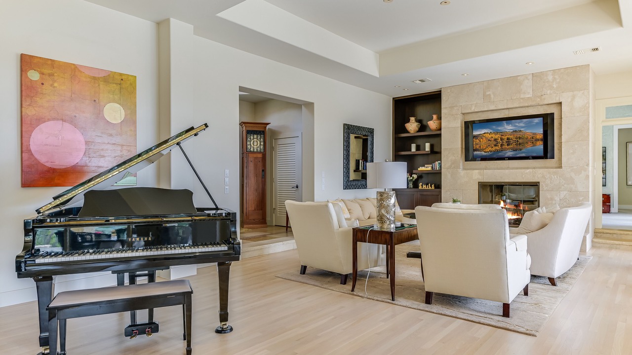 Photo of Livingroom in River Pointe