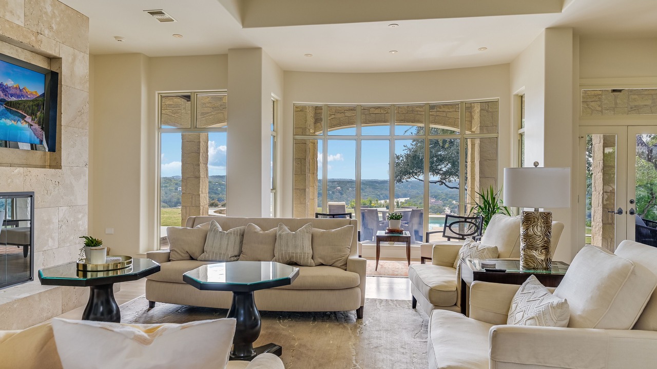 Photo of Livingroom in River Pointe