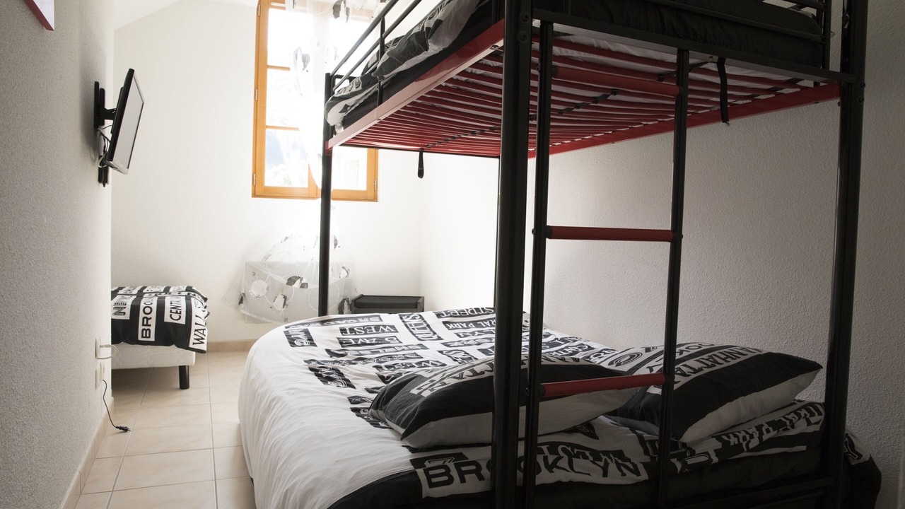 Photo of Bedroom in Campan