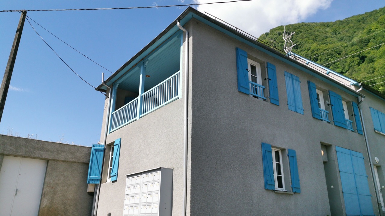 Photo of Outdoor in Campan