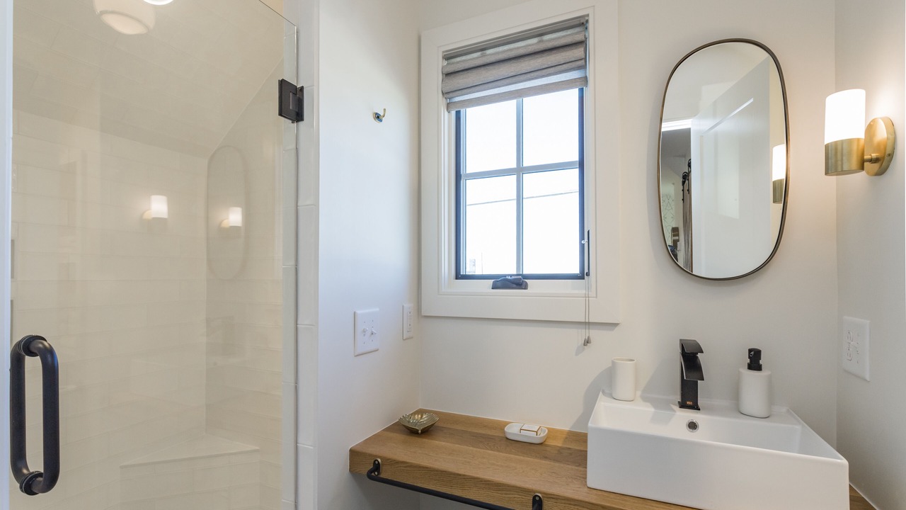 Photo of Bathroom in Historic Edgefield