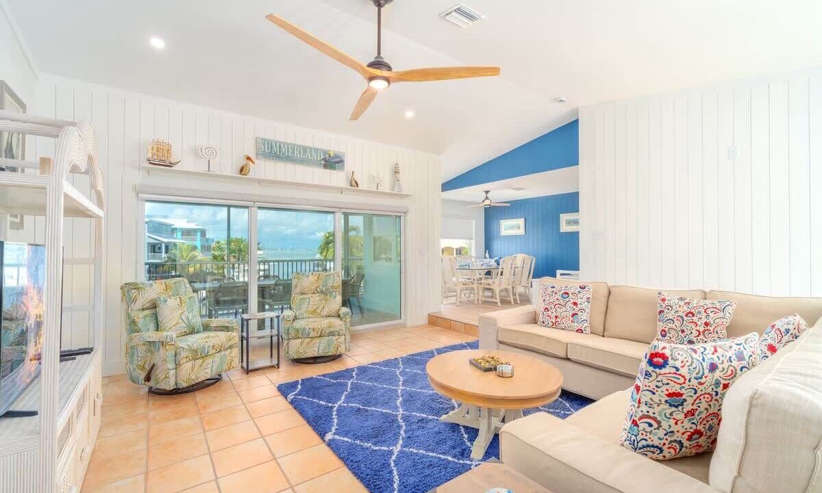 Photo of Livingroom in Summerland Key