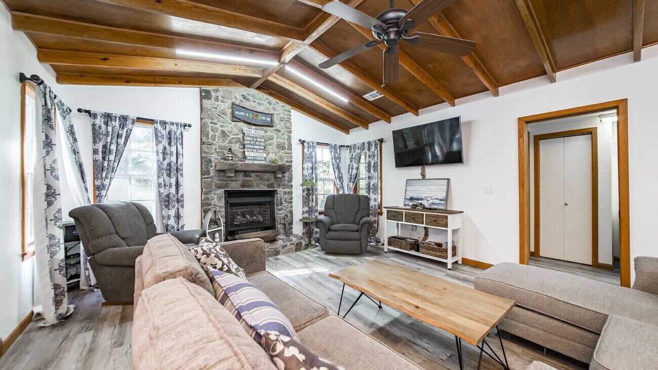 Photo of Livingroom in Higden