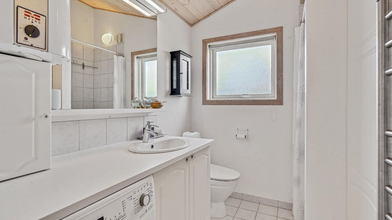 Photo of Bathroom in Næs