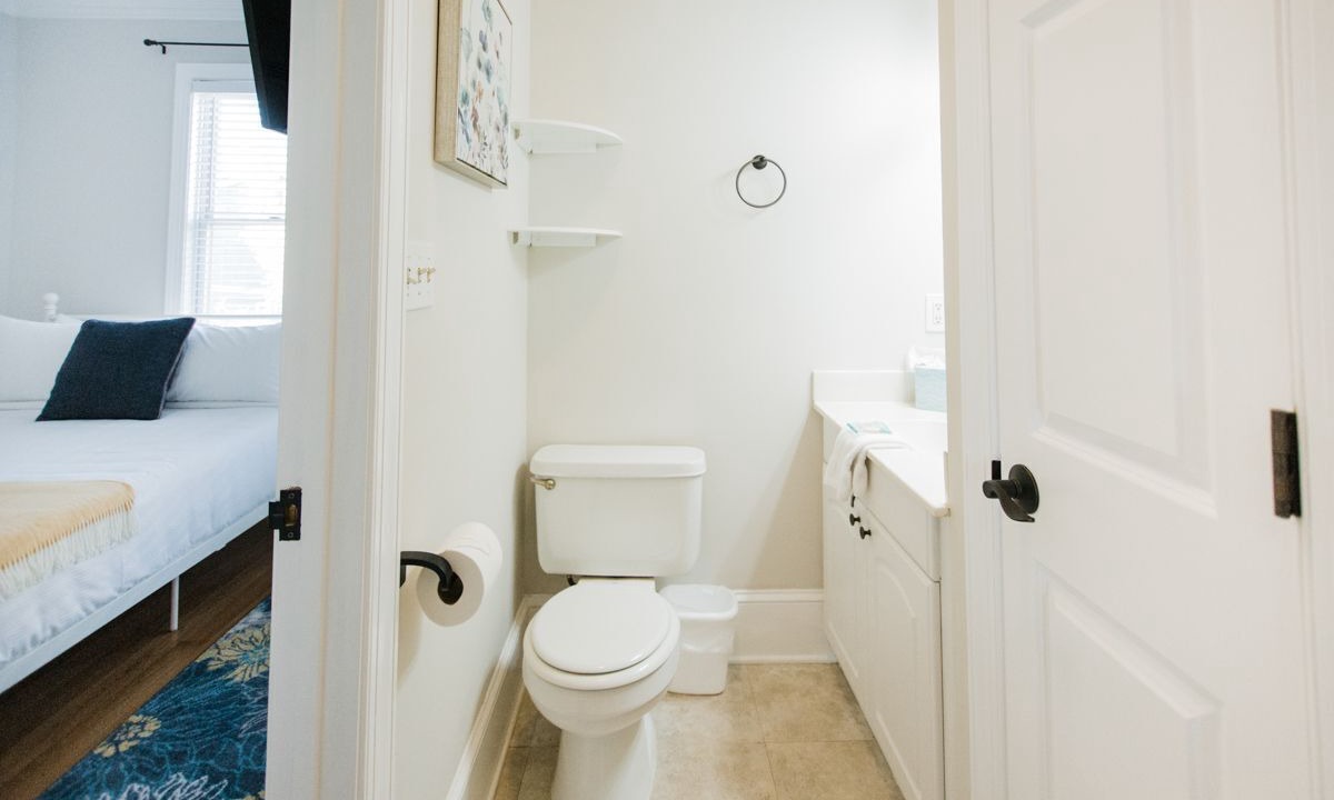 Photo of Bathroom in Beach Institute
