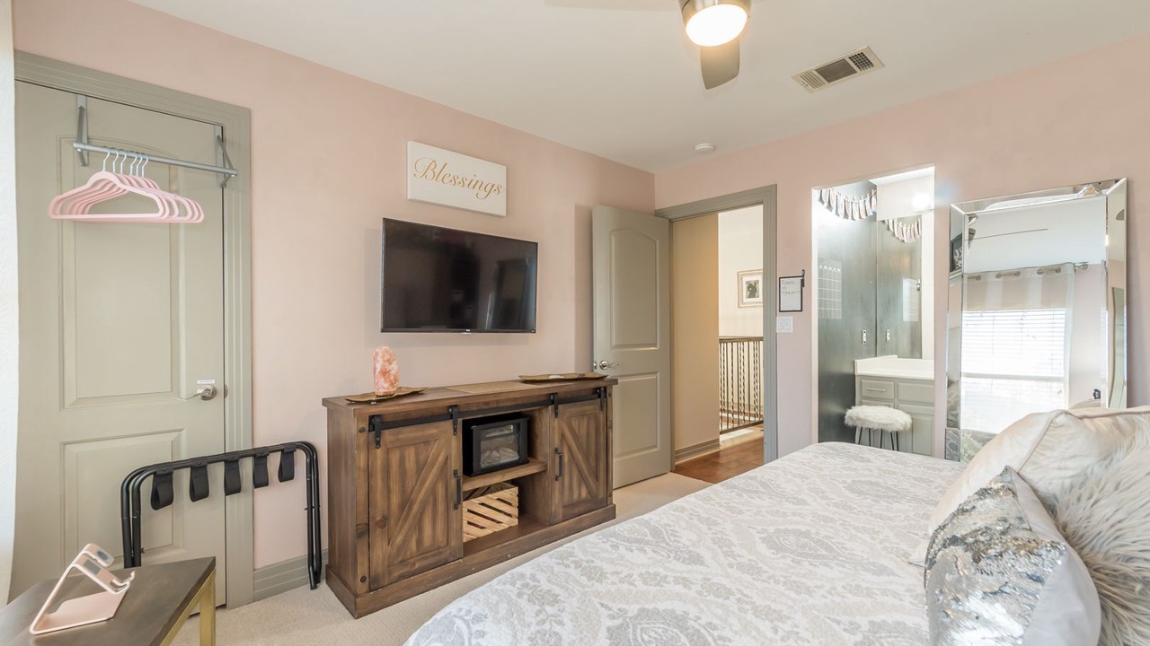 Photo of Bedroom in Paleface Park