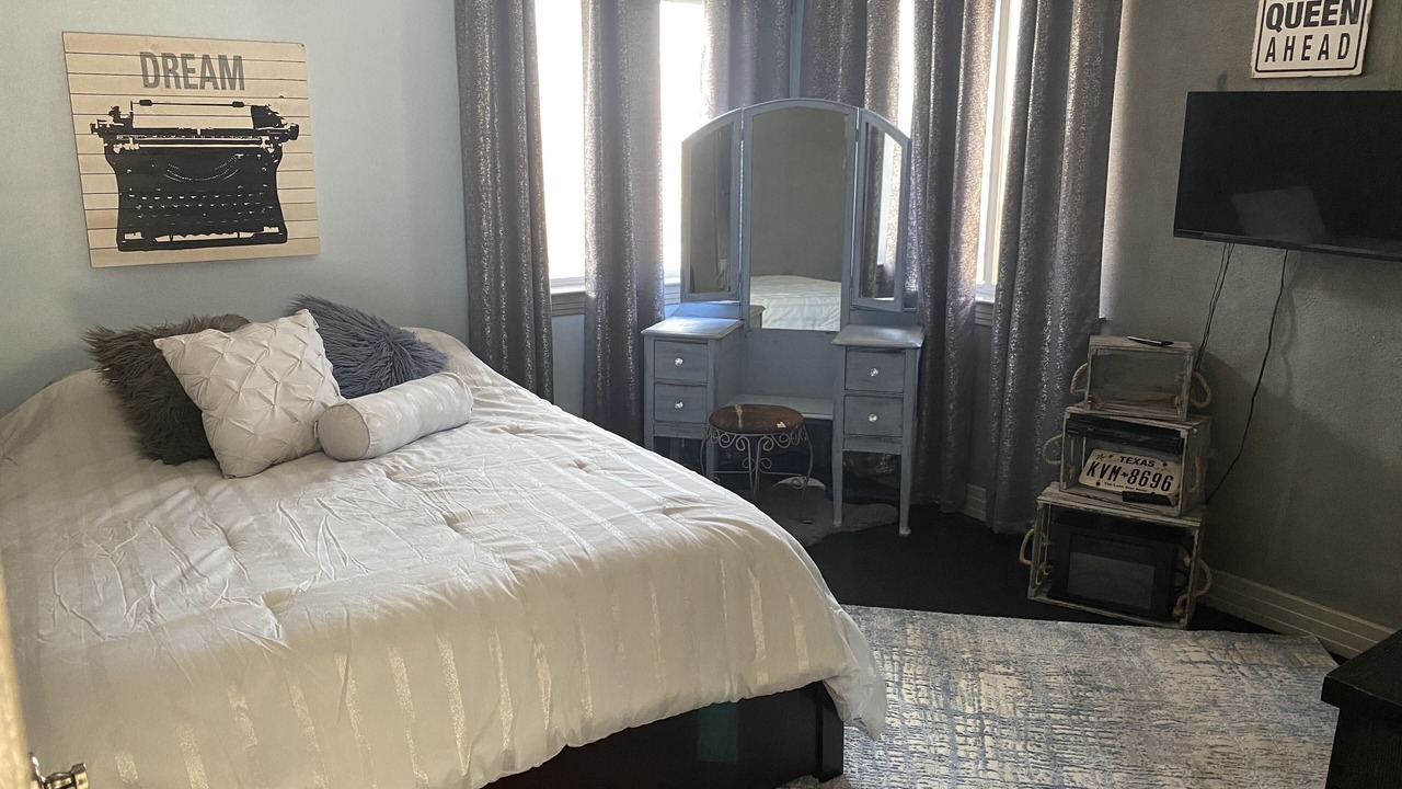 Photo of Bedroom in Paleface Park