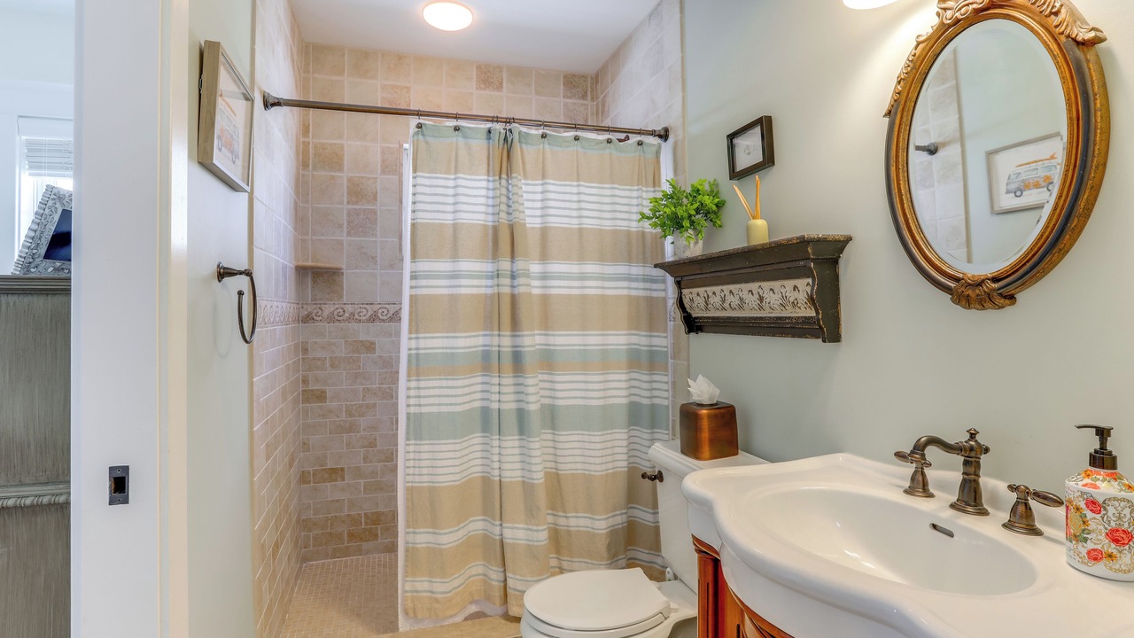 Photo of Bathroom in Avalon