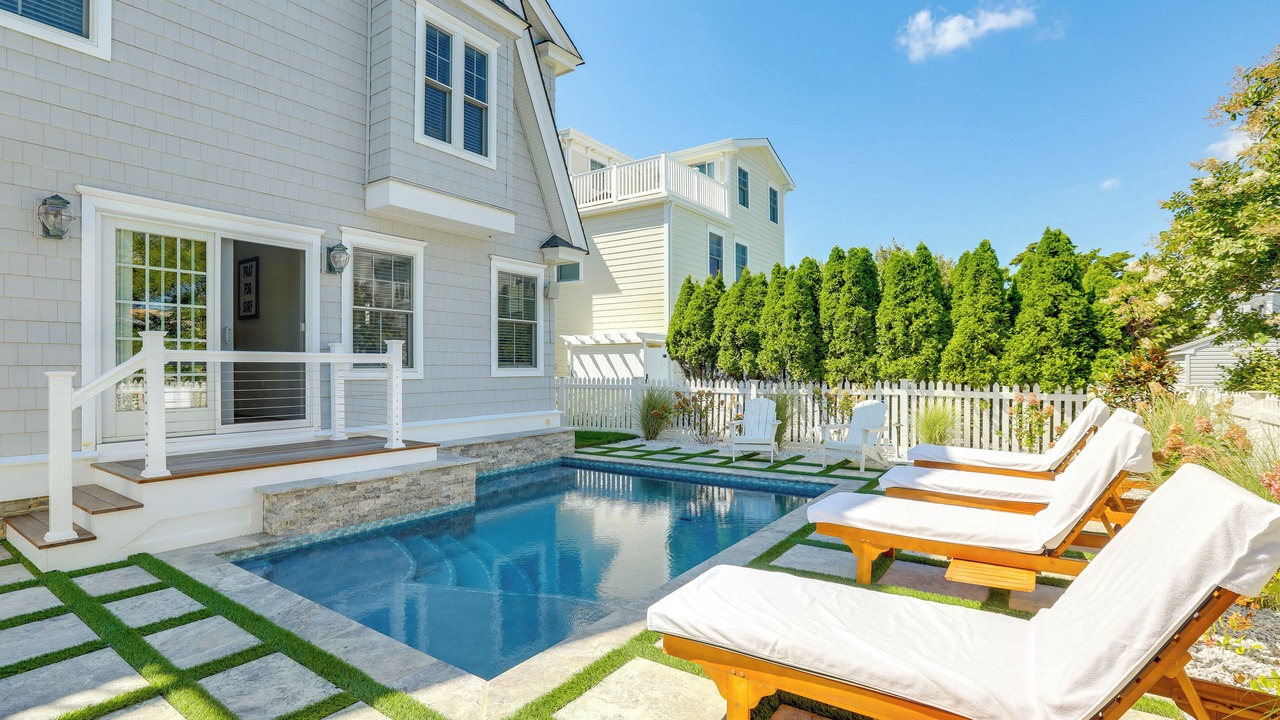 Photo of Others in Avalon