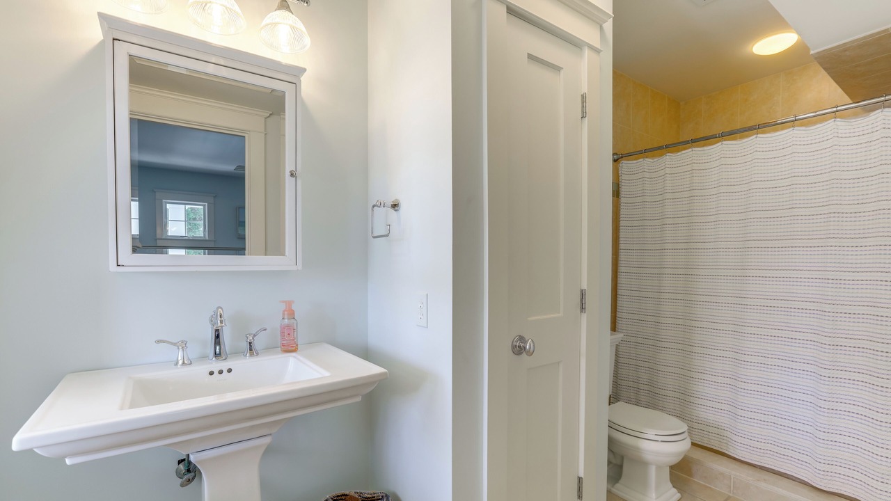 Photo of Bathroom in Avalon