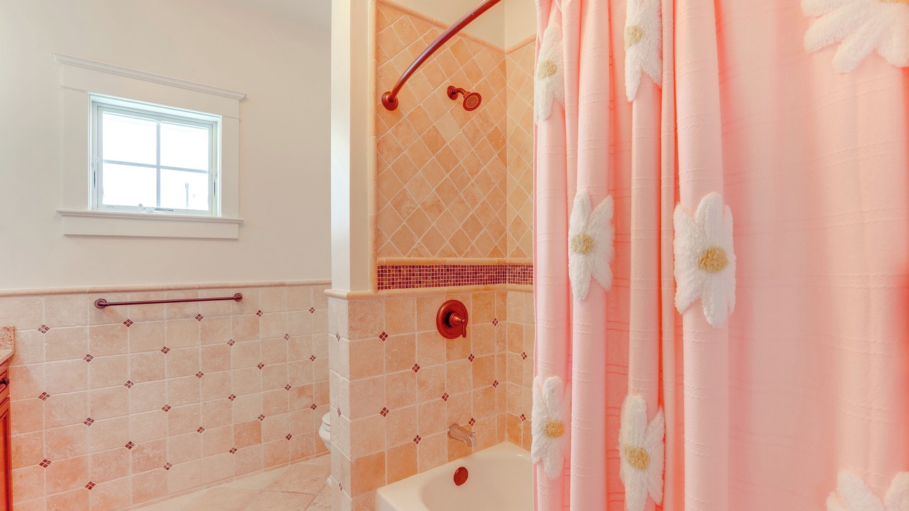 Photo of Bathroom in Avalon