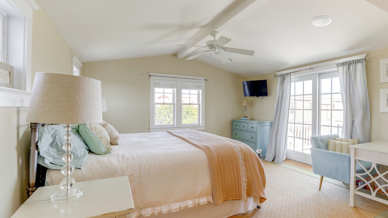 Photo of Bedroom in Avalon