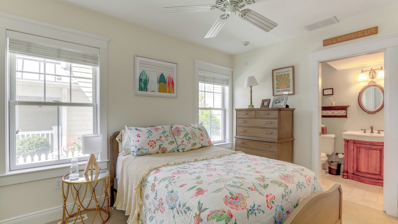Photo of Bedroom in Avalon