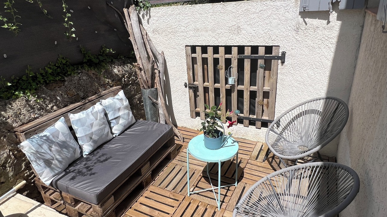 Photo of Patio Balcony in Saint-Laurent-de-Carnols