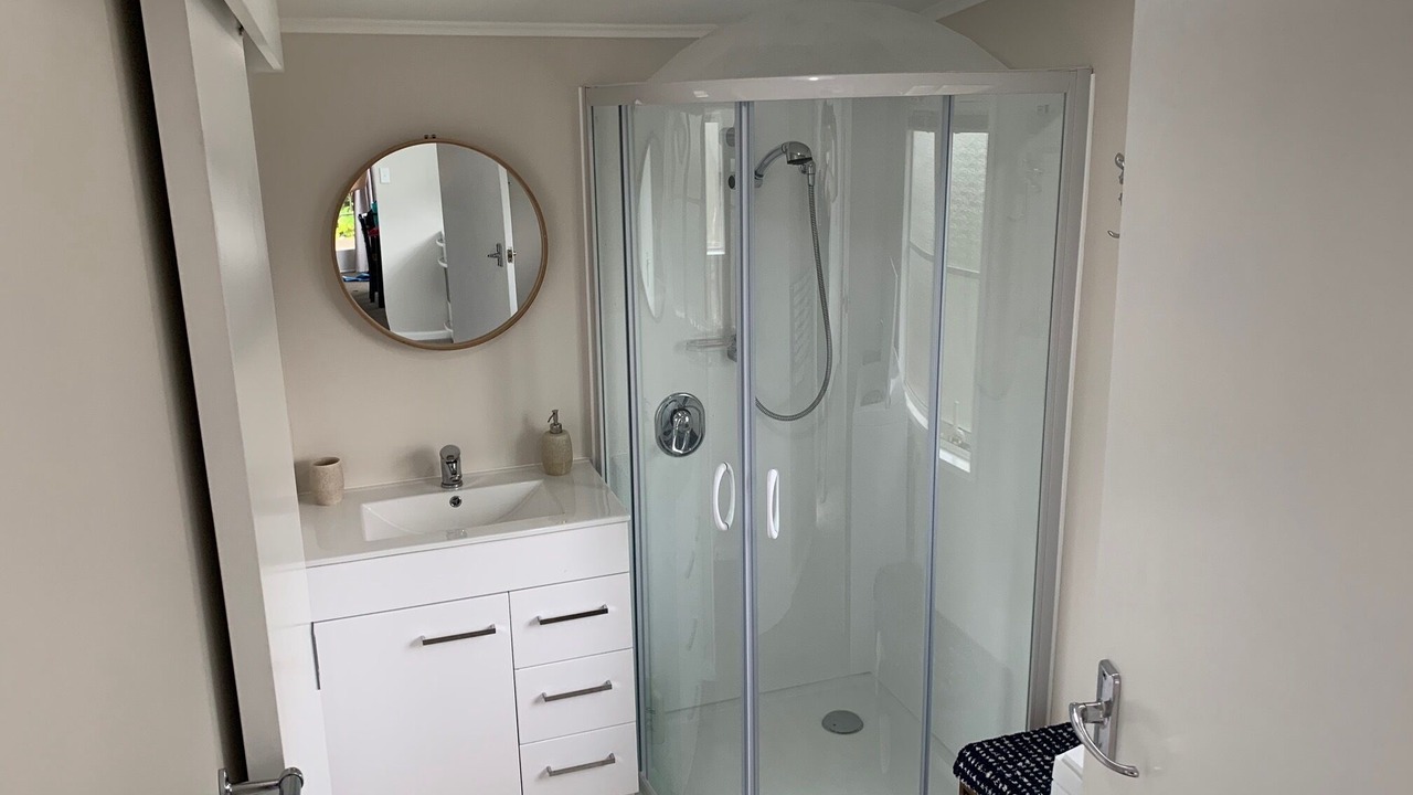 Photo of Bathroom in Waikuku Beach