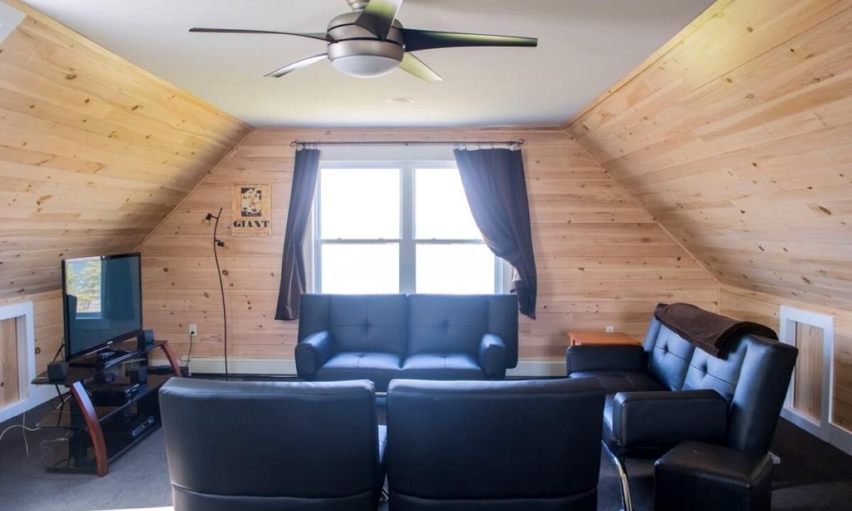 Photo of Livingroom in Oyster Bed