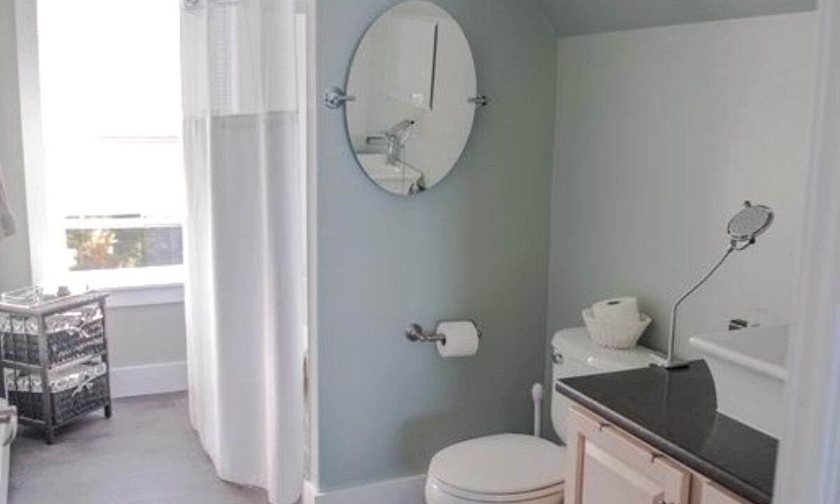 Photo of Bathroom in Oyster Bed