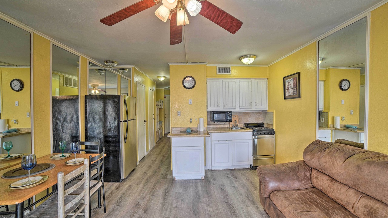 Photo of Livingroom in North Beach