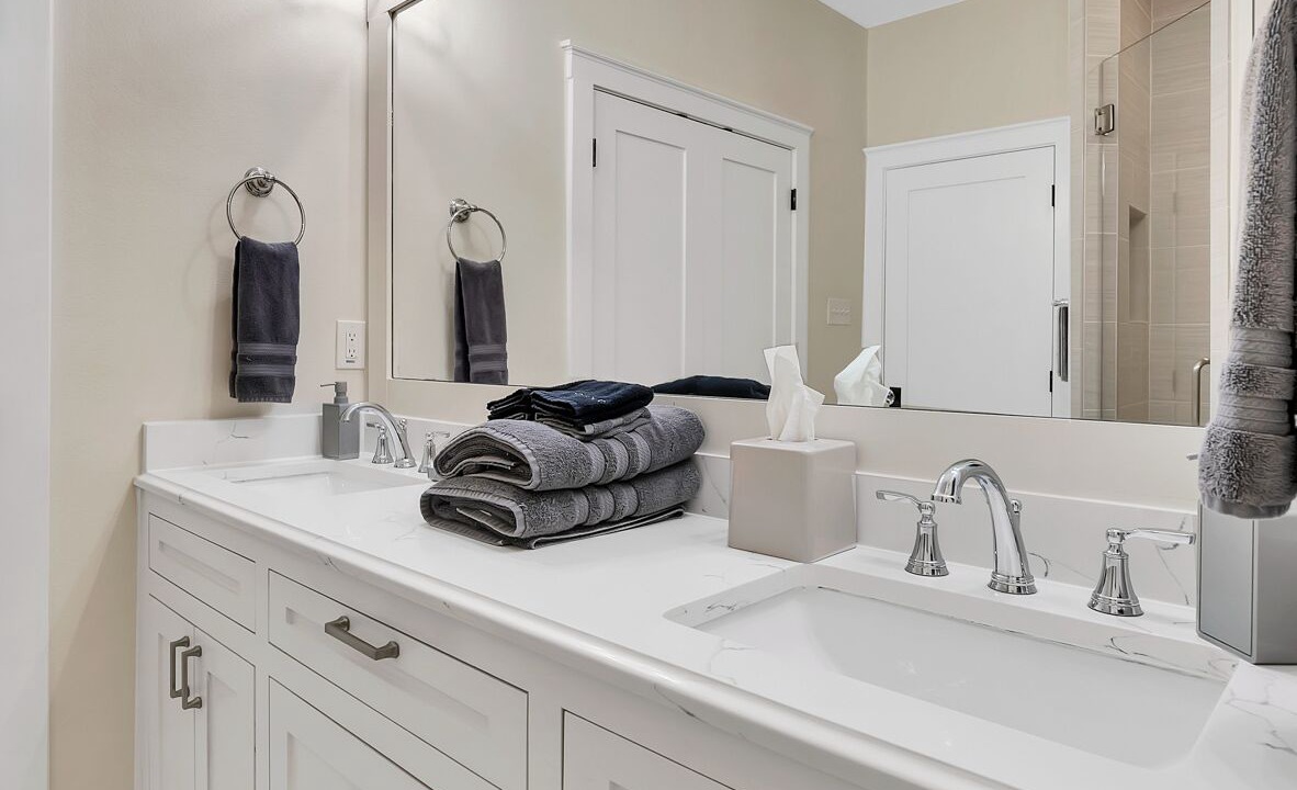 Photo of Bathroom in Austin Ave.