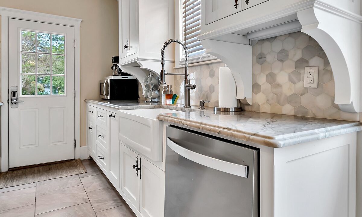 Photo of Kitchen in Austin Ave.