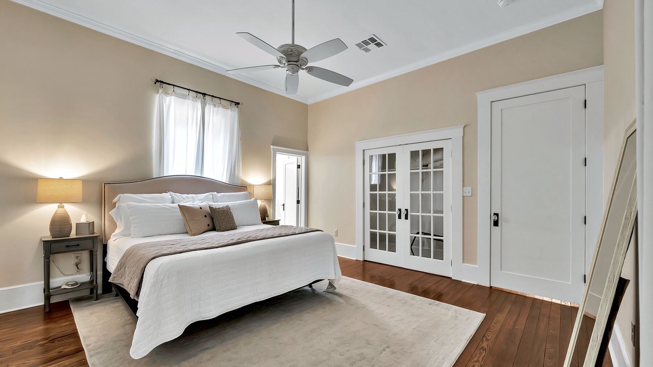 Photo of Bedroom in Austin Ave.