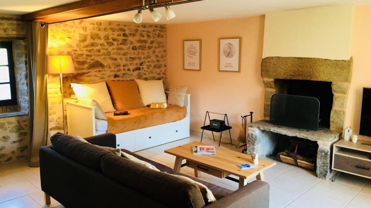 Photo of Livingroom in Moulins-le-Carbonnel