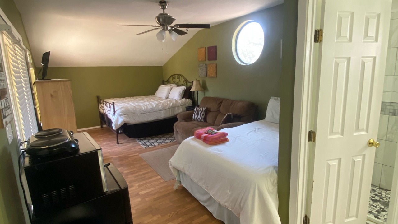 Photo of Bedroom in Quinlan