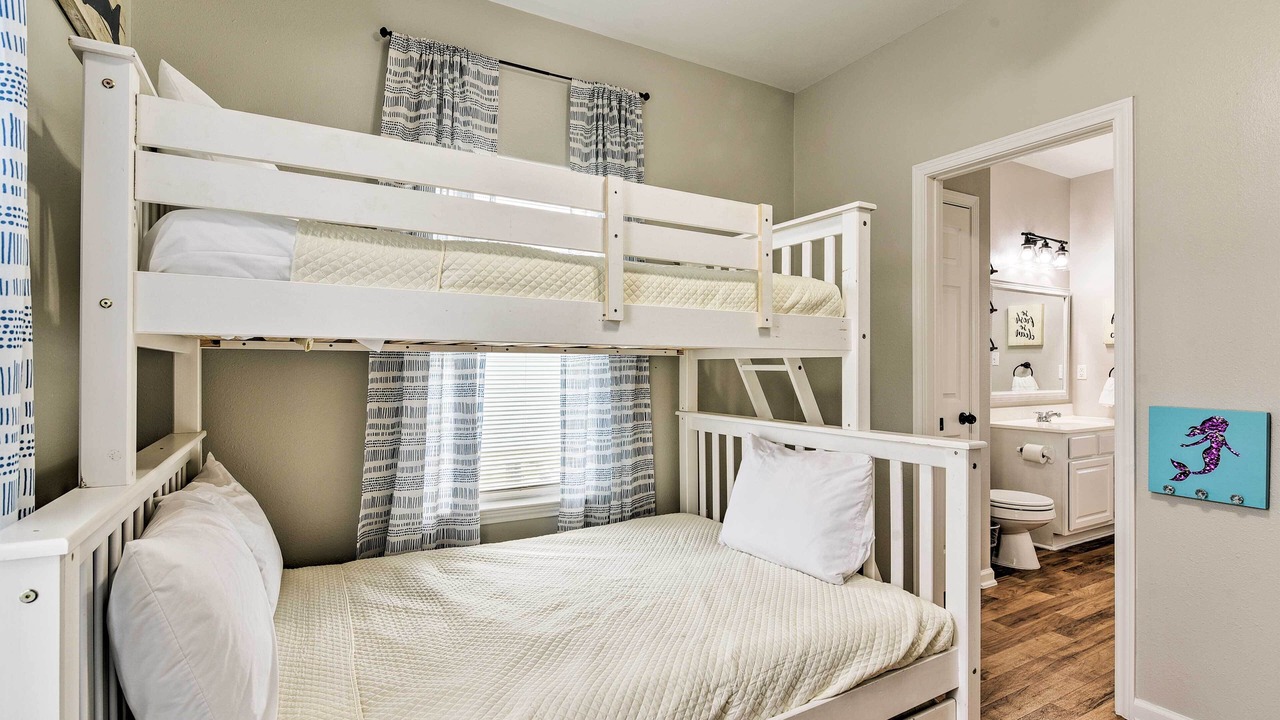 Photo of Bedroom in Terramar Beach
