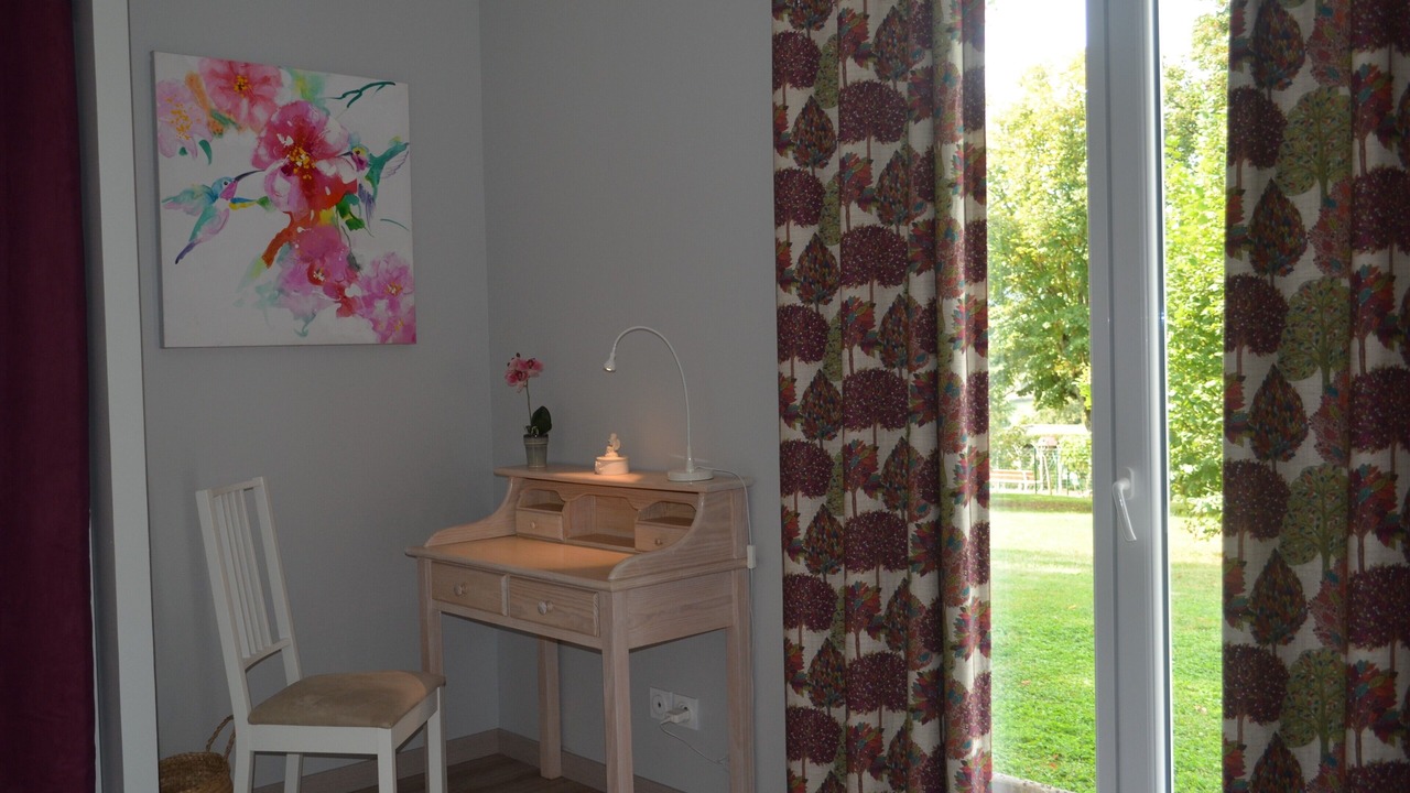 Photo of Bedroom in Saint-Gengoux-le-National
