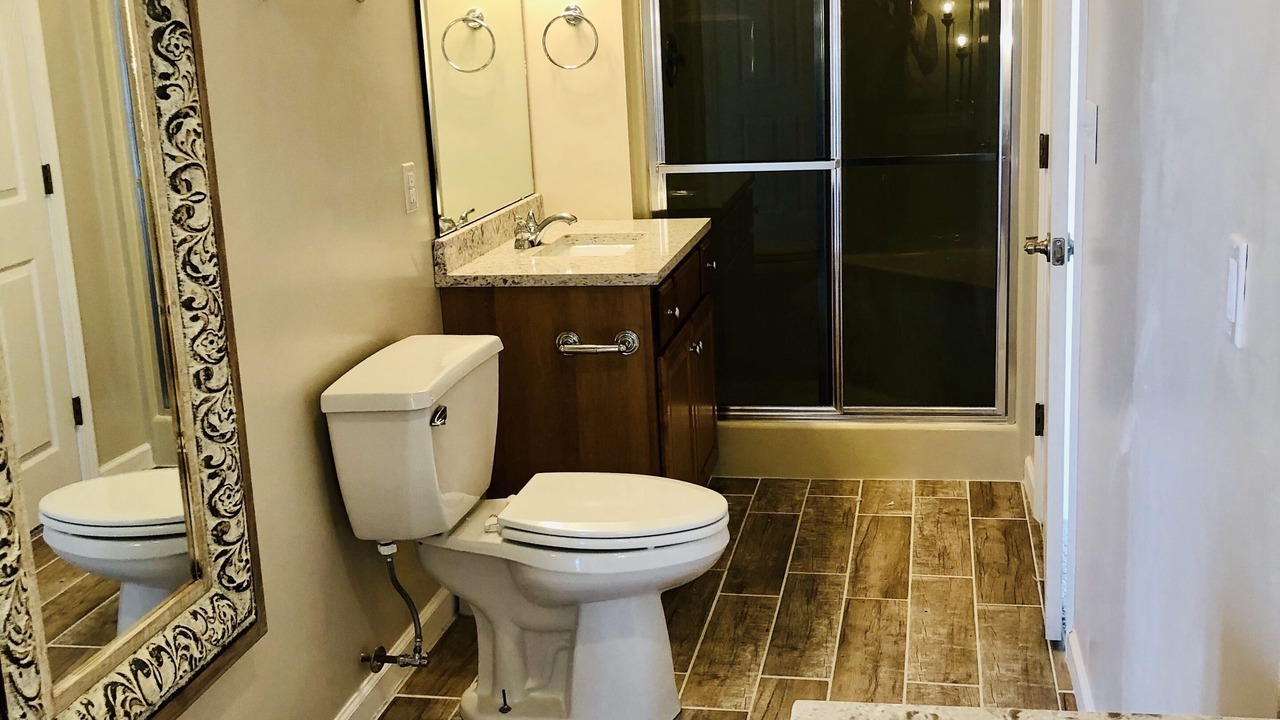 Photo of Bathroom in Shawnee Bend